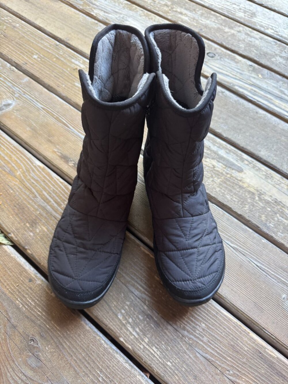 Columbia Black Quilted Minx Slip II Omni-Heat Snow Boots in Women's 11